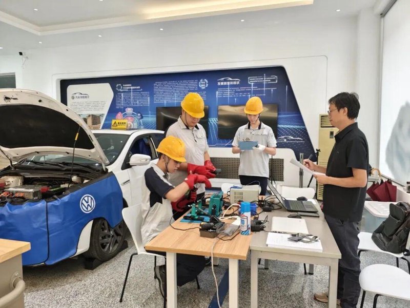 APP定制开发:企业移动战略的引擎